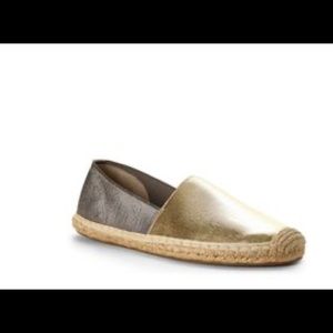 Ellen Tracy metallic gold Espadrilles